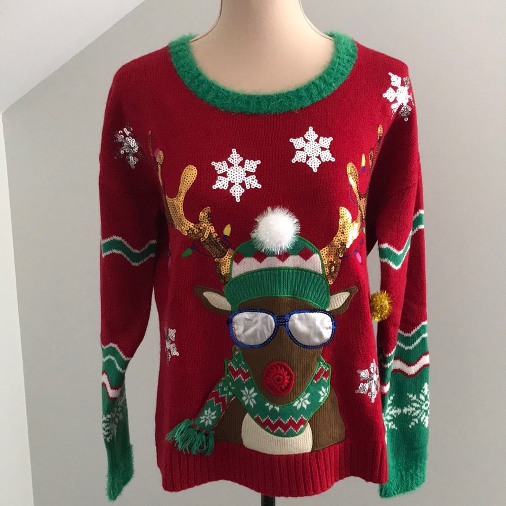 33 DEGREES CHRISTMAS SWEATER WITH REINDEER IN SHADED LARGE